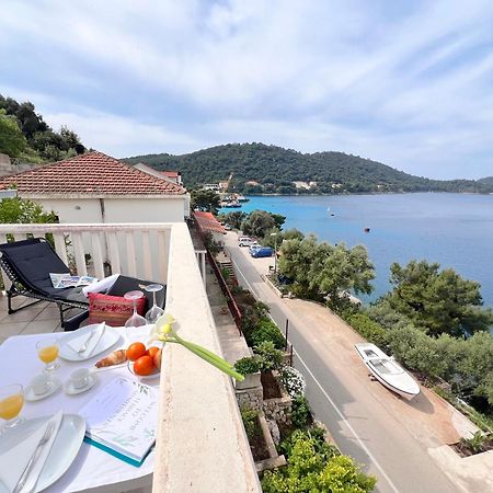 Terrace Studios With Panoramic Seaview Uble Exterior foto