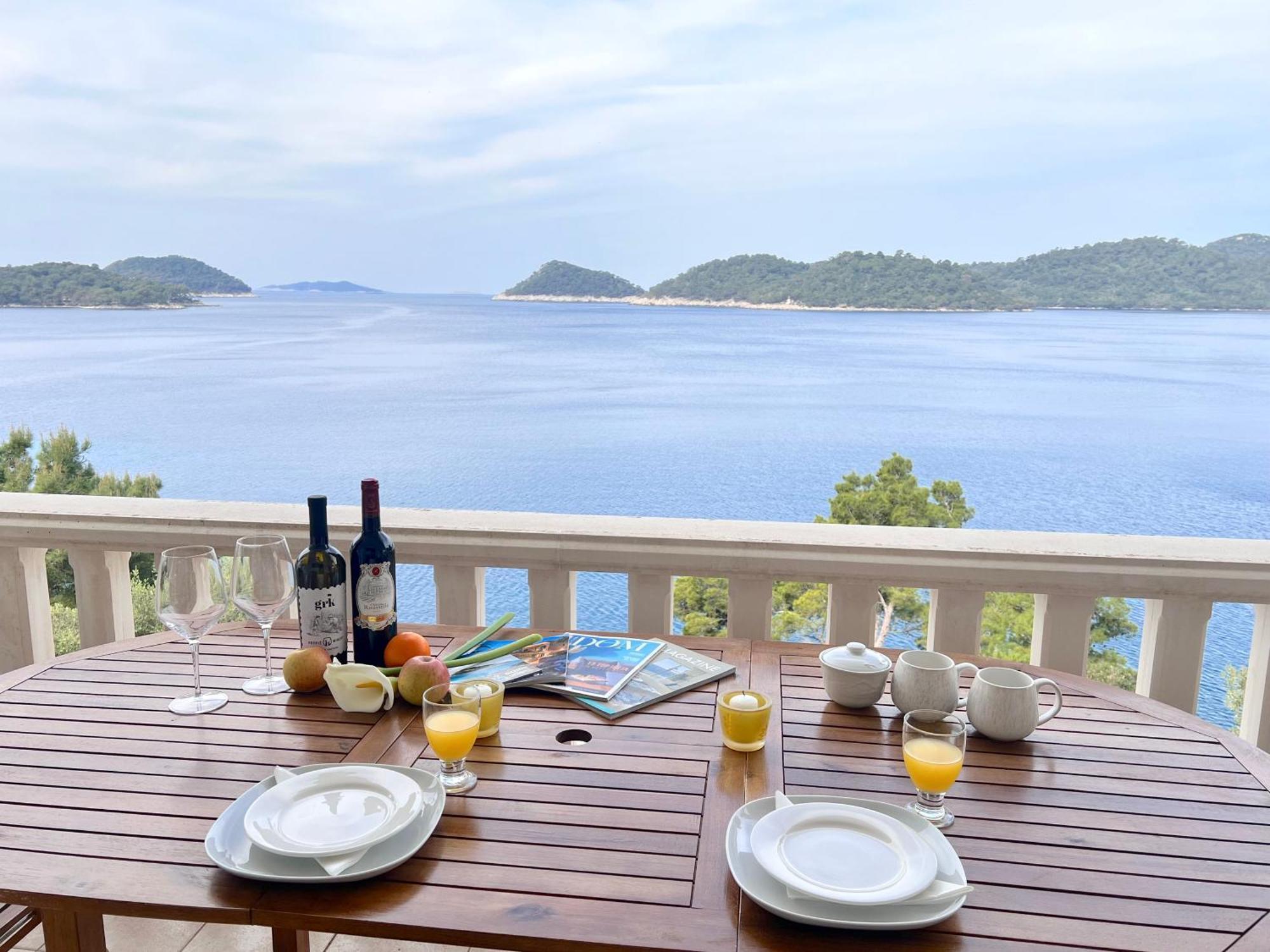 Terrace Studios With Panoramic Seaview Uble Exterior foto