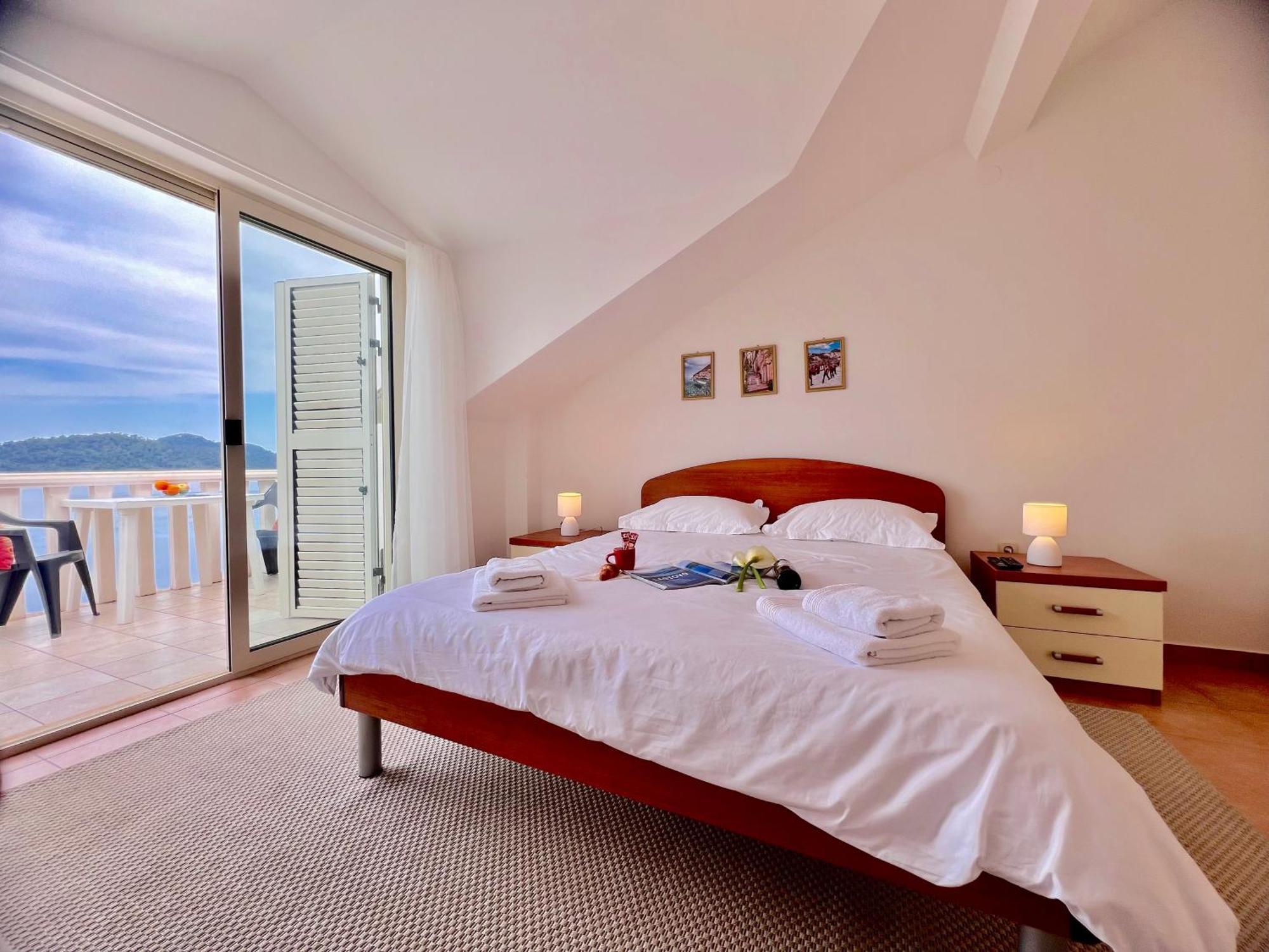 Terrace Studios With Panoramic Seaview Uble Exterior foto